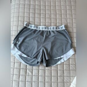 Under Armour Women's Gray Shorts Loose Fit Size Large